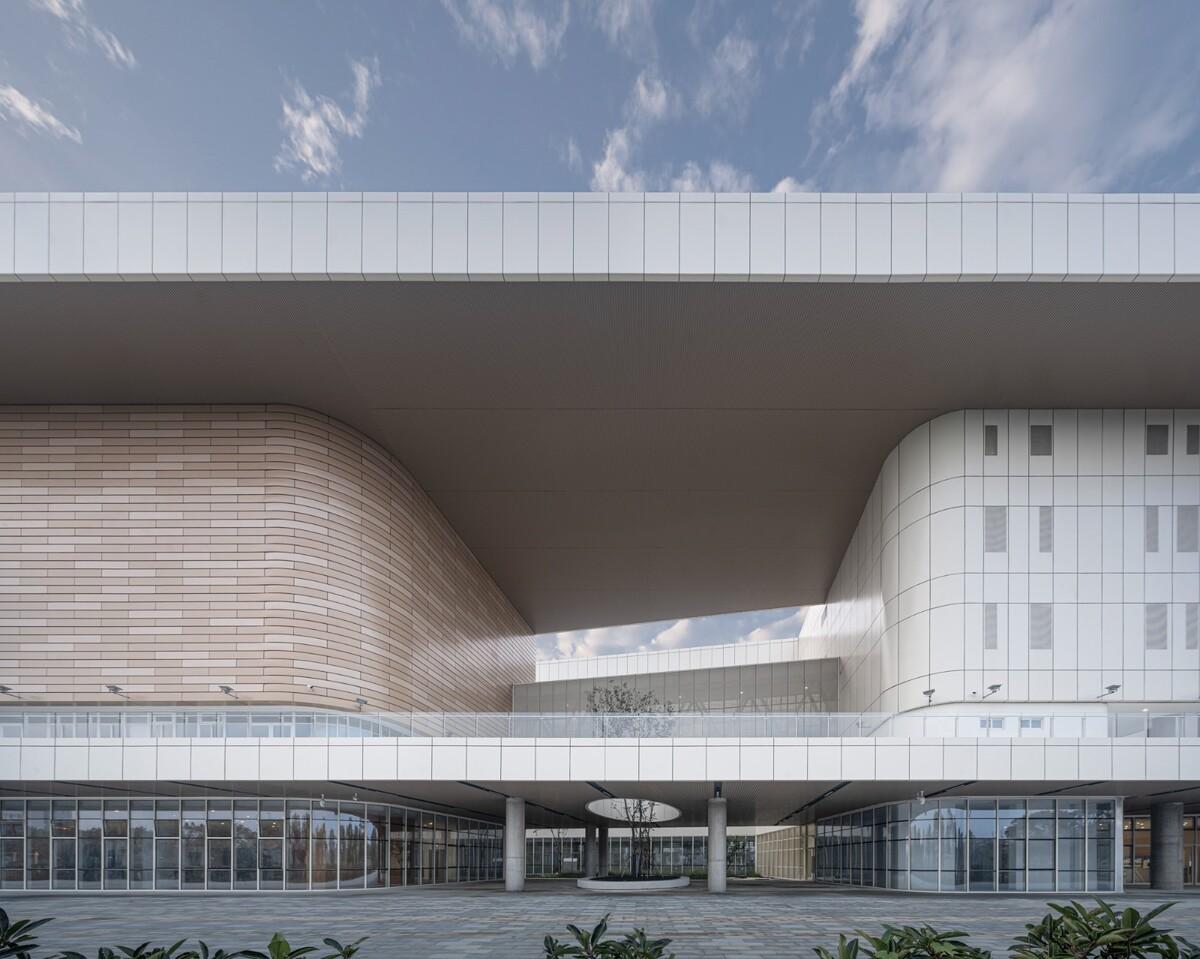 苏州大学高邮实验学校 / 九城都市建筑