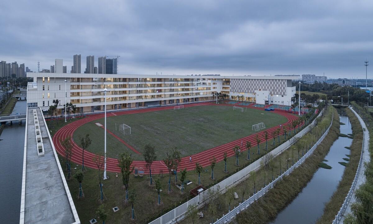苏州大学高邮实验学校 / 九城都市建筑
