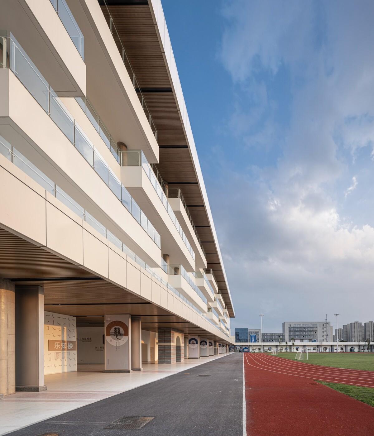 苏州大学高邮实验学校 / 九城都市建筑