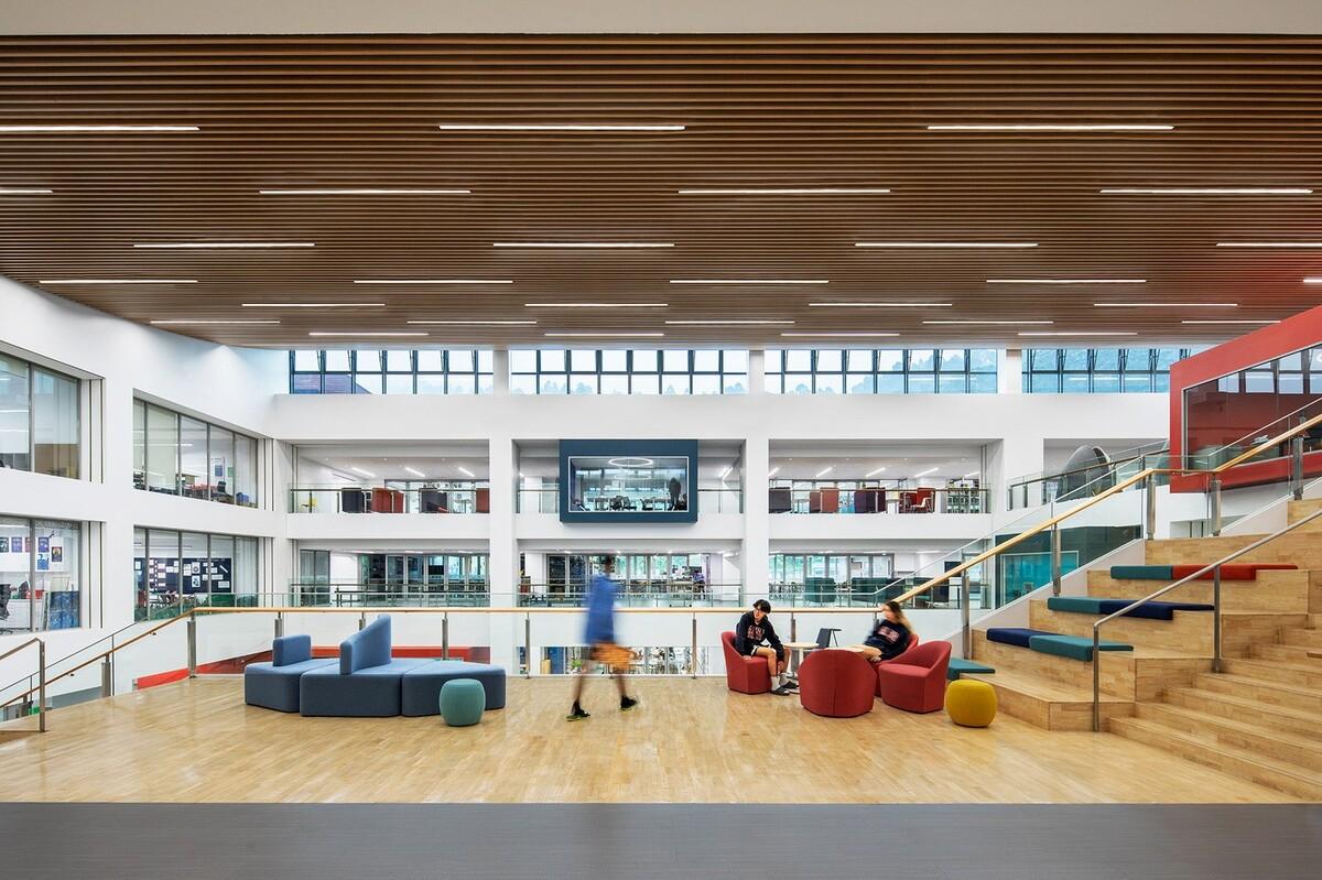 广州美国人外籍人员子女学校科学城校区 / Perkins&Will
