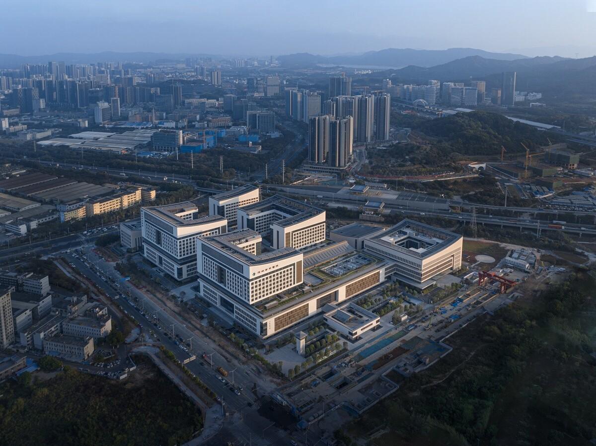 深圳市中医院光明院区 / 孟建民团队