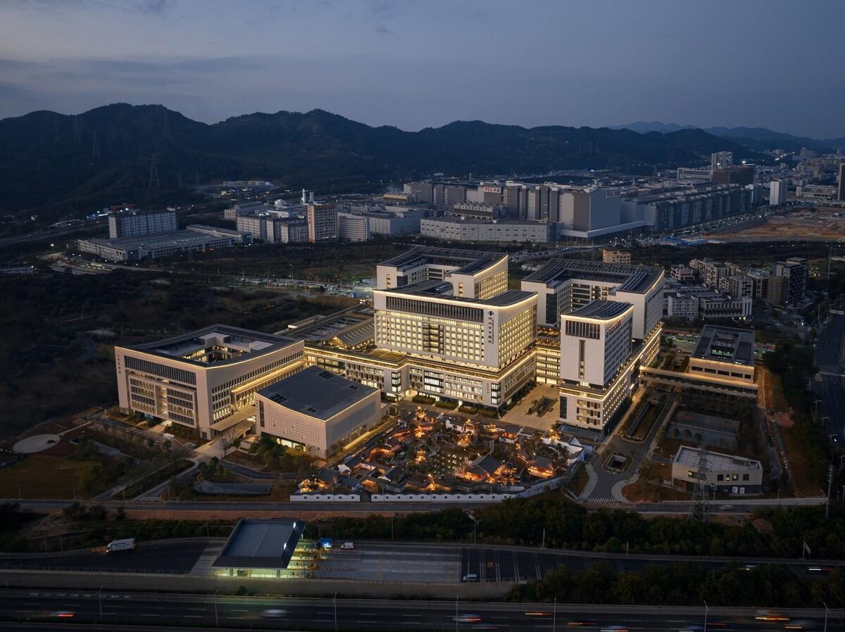 深圳市中医院光明院区 / 孟建民团队