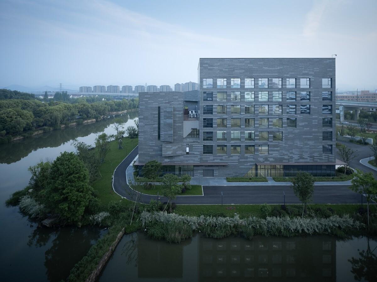 绍兴艺术学校改扩建工程 / 浙江大学建筑设计研究院