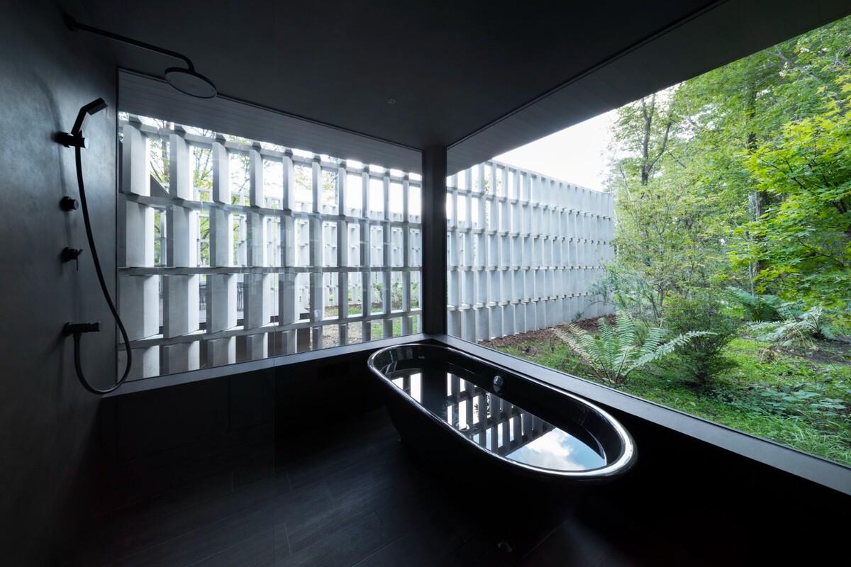 砖墙之家 / nendo