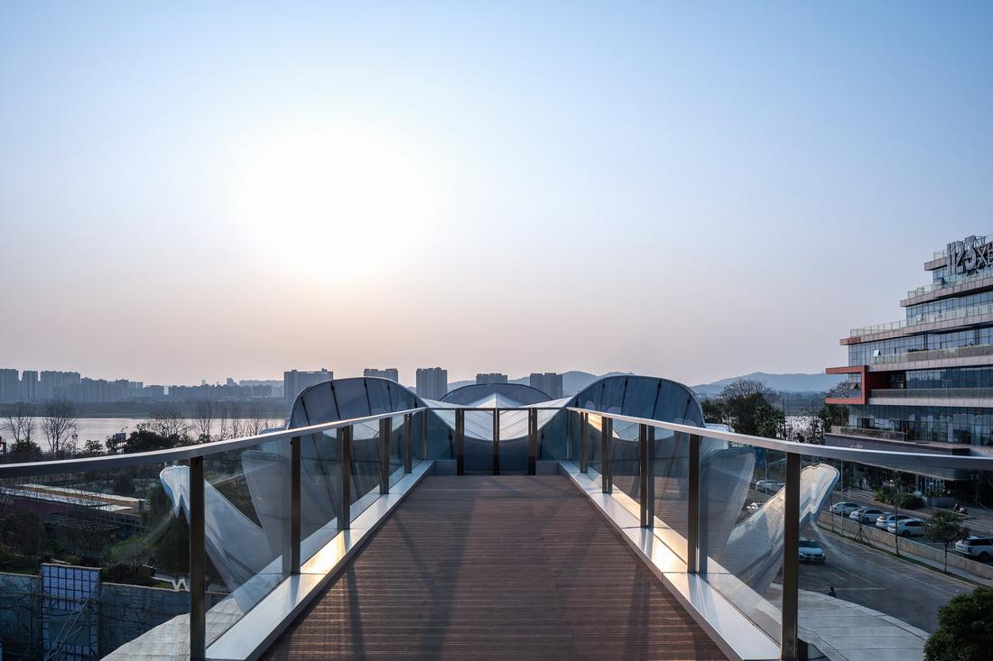 整体可动的动态建筑：长沙“湘江之眼” / 朱培栋-line+建筑事务所
