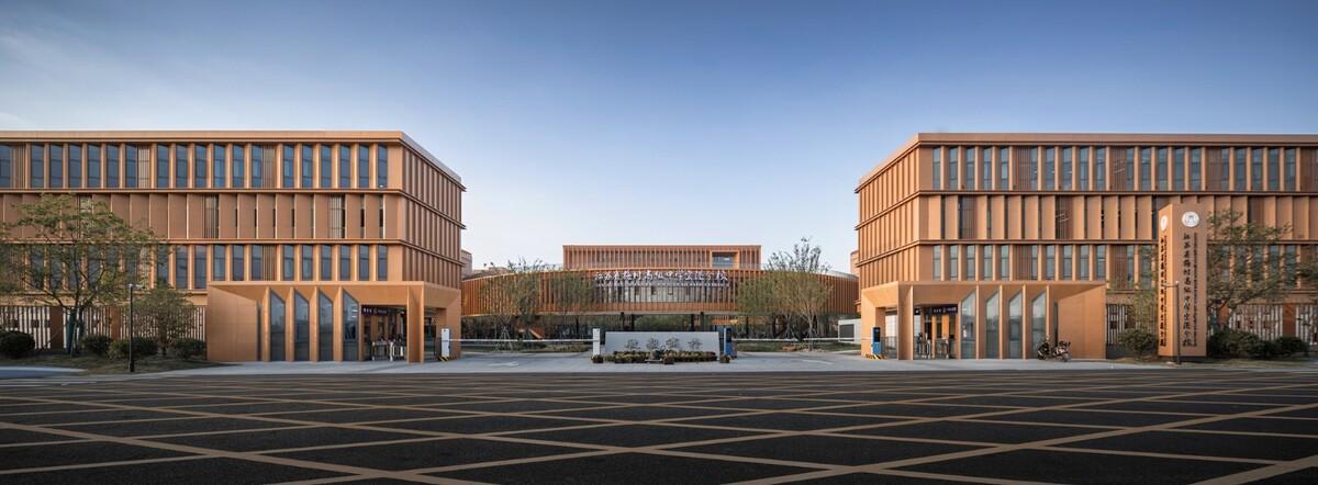江苏省梅村高级中学空港分校 / 华南理工大学建筑设计研究院