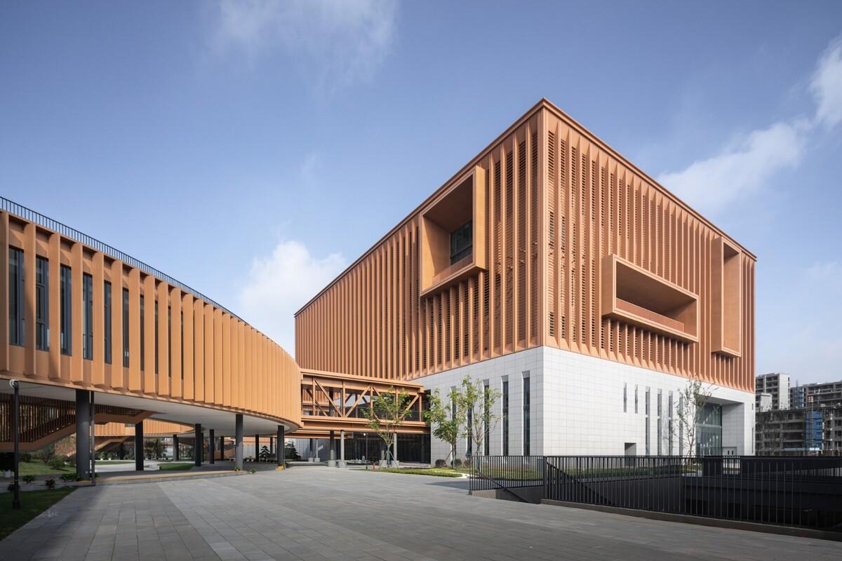 江苏省梅村高级中学空港分校 / 华南理工大学建筑设计研究院