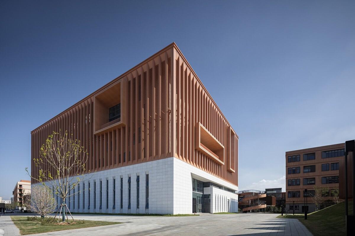 江苏省梅村高级中学空港分校 / 华南理工大学建筑设计研究院