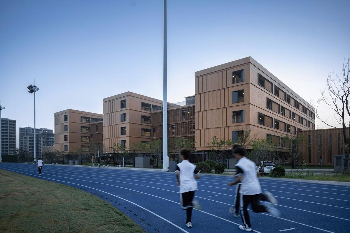 江苏省梅村高级中学空港分校 / 华南理工大学建筑设计研究院