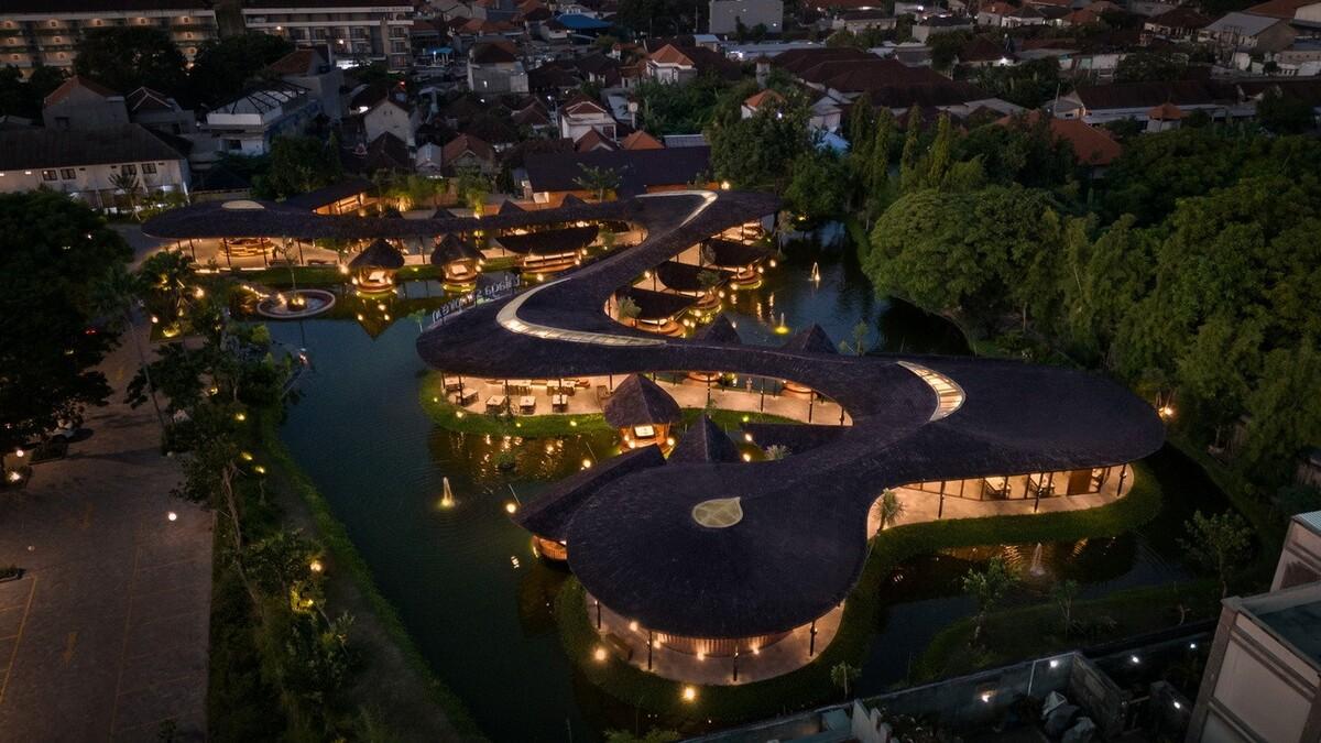 Talaga Sampireun 巴厘岛餐厅 / K-Thengono Design Studio