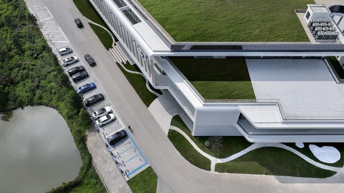 充分考虑在地化和适应性，打造BMW宝马“绿星灯塔” / ARCHIHOPE