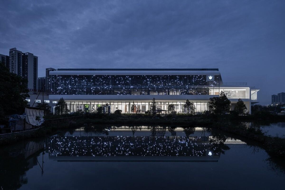充分考虑在地化和适应性，打造BMW宝马“绿星灯塔” / ARCHIHOPE
