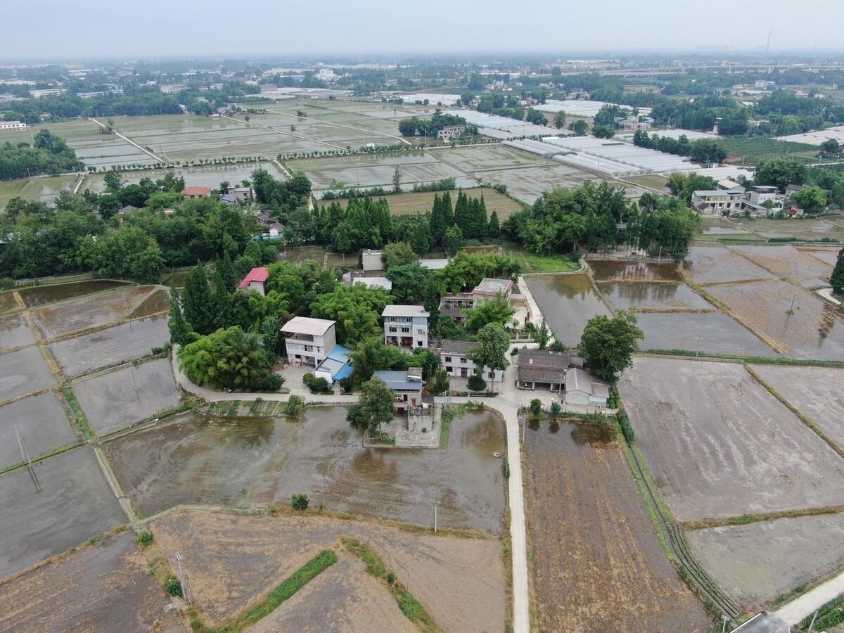 跨越千年农耕生活的对谈：新都·百草香庐 / 小隐建筑
