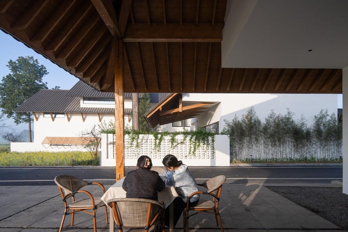 跨越千年农耕生活的对谈：新都·百草香庐 / 小隐建筑