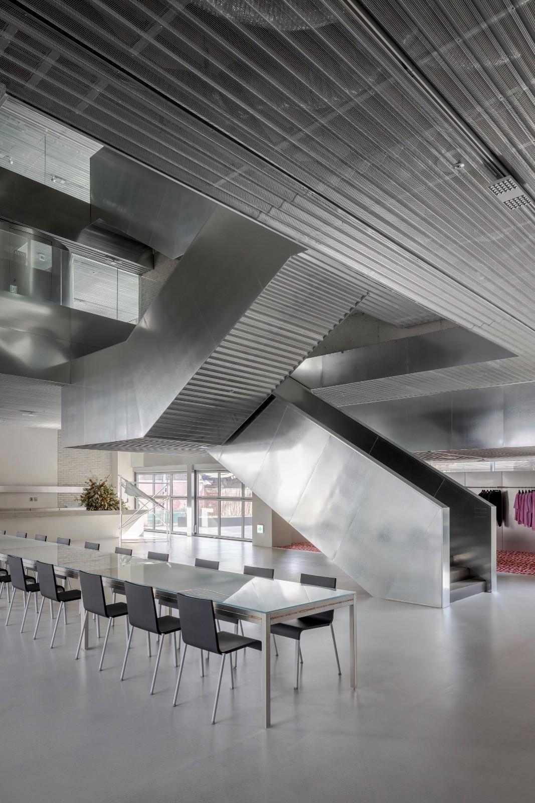 W‐Mission 总部 / Behet Bondzio Lin Architekten
