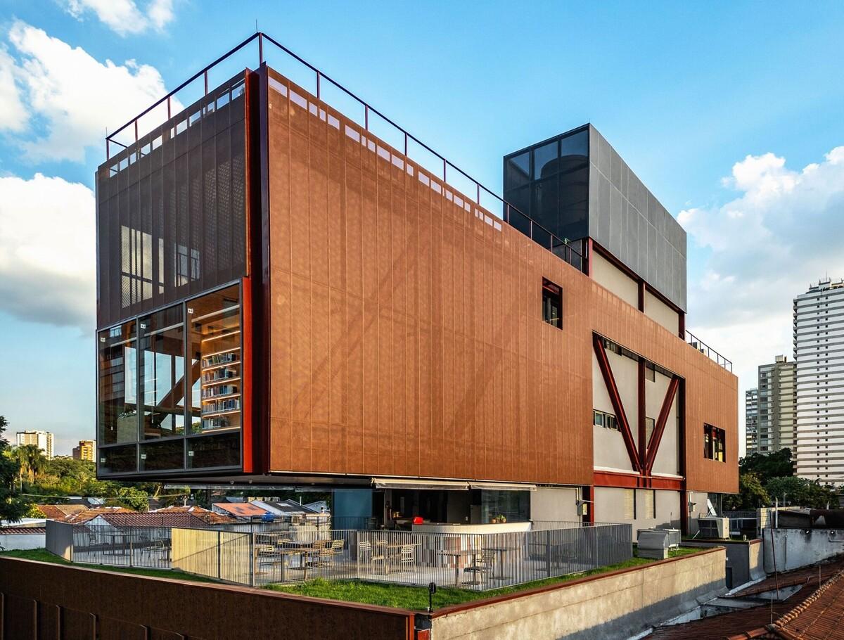 鲁道夫斯坦纳大学 / Biselli Katchborian Arquitetos