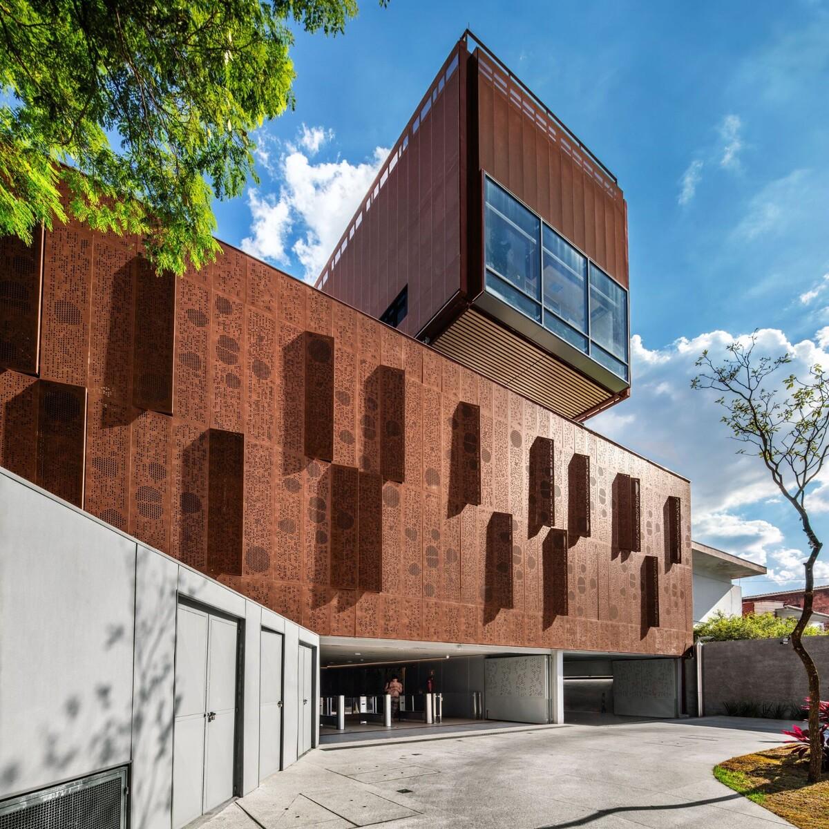 鲁道夫斯坦纳大学 / Biselli Katchborian Arquitetos