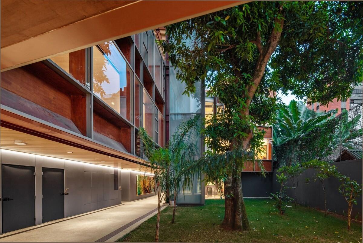 鲁道夫斯坦纳大学 / Biselli Katchborian Arquitetos