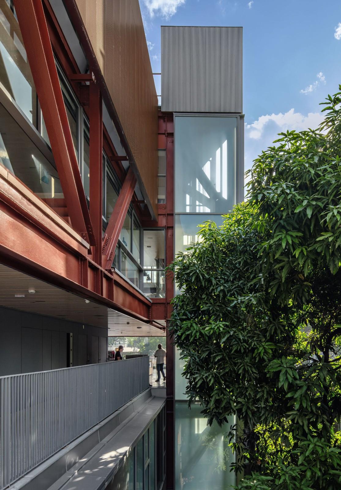 鲁道夫斯坦纳大学 / Biselli Katchborian Arquitetos