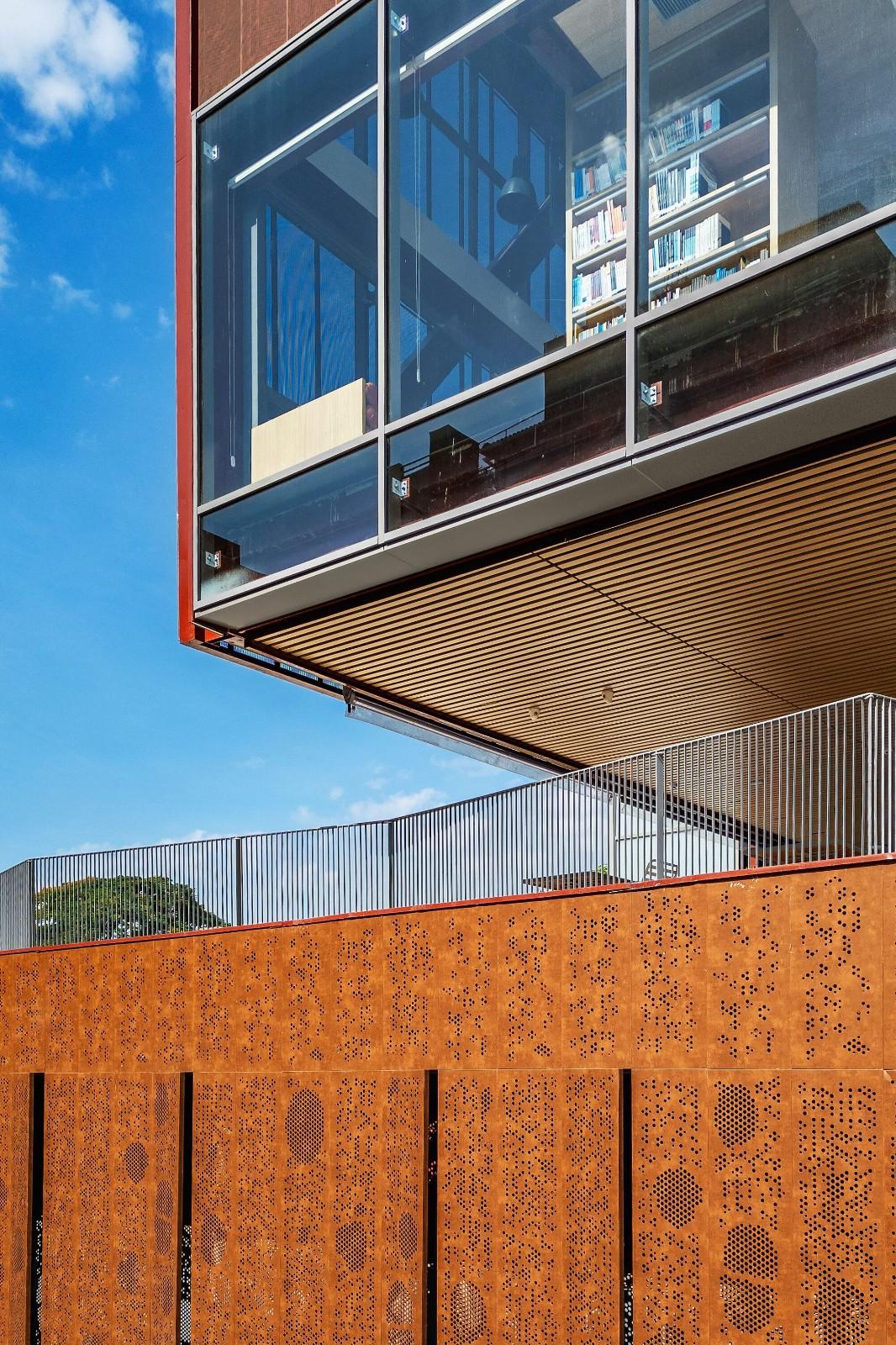 鲁道夫斯坦纳大学 / Biselli Katchborian Arquitetos