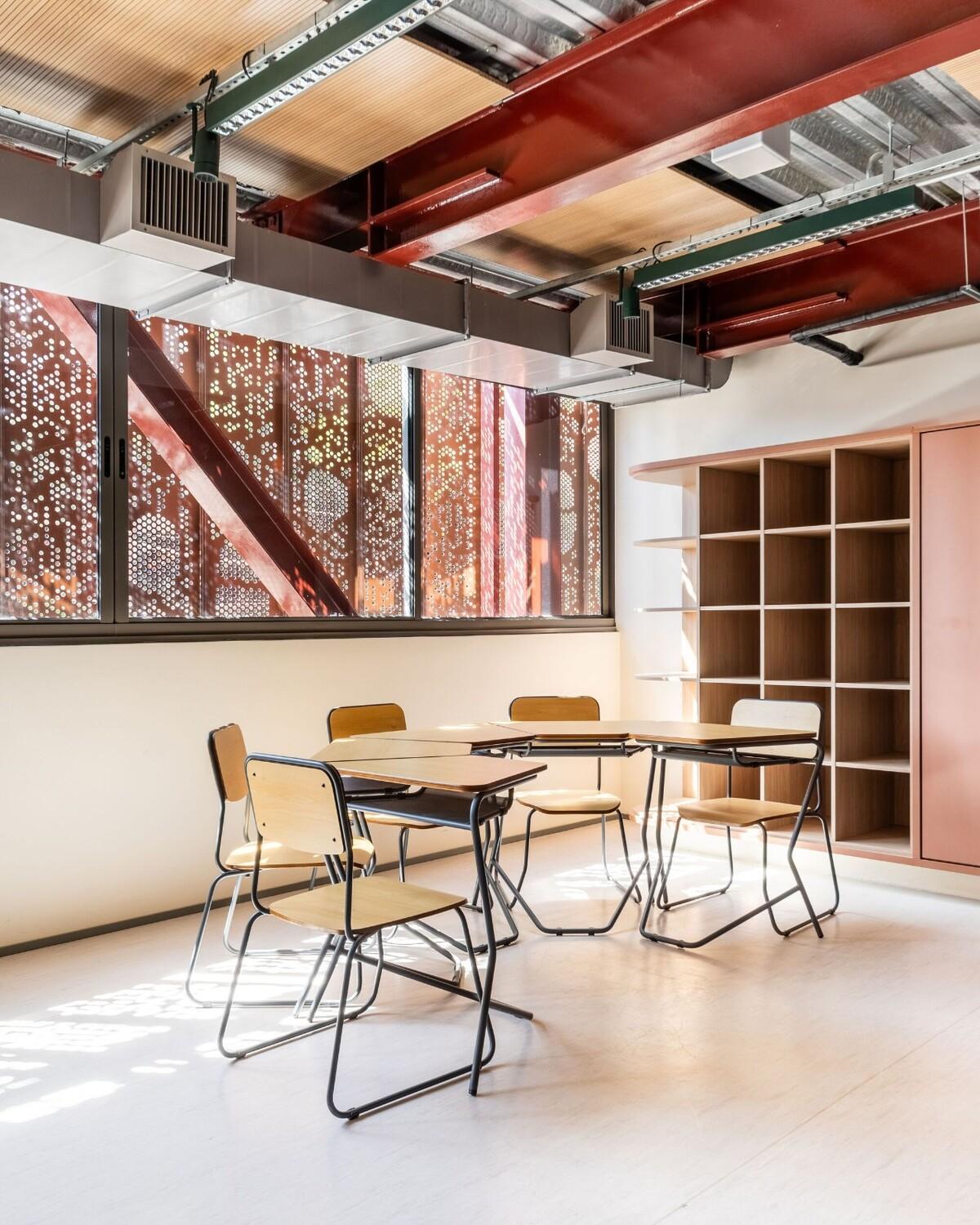 鲁道夫斯坦纳大学 / Biselli Katchborian Arquitetos