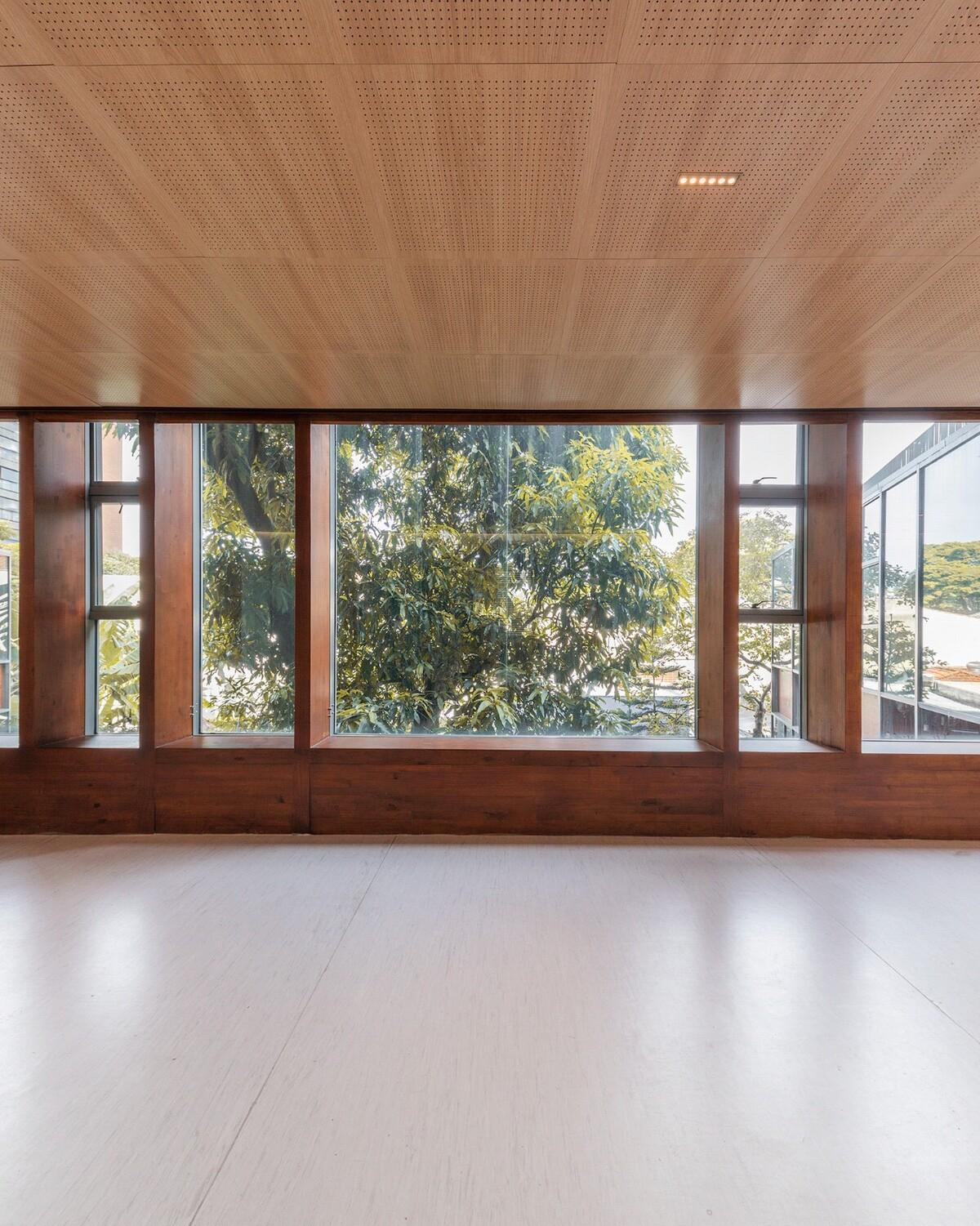 鲁道夫斯坦纳大学 / Biselli Katchborian Arquitetos