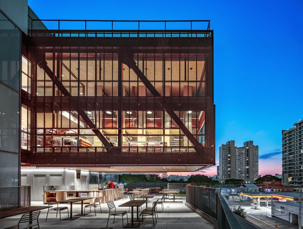 鲁道夫斯坦纳大学 / Biselli Katchborian Arquitetos