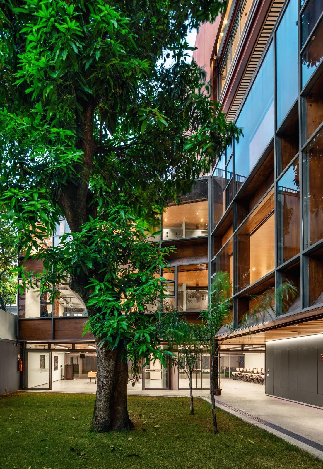 鲁道夫斯坦纳大学 / Biselli Katchborian Arquitetos