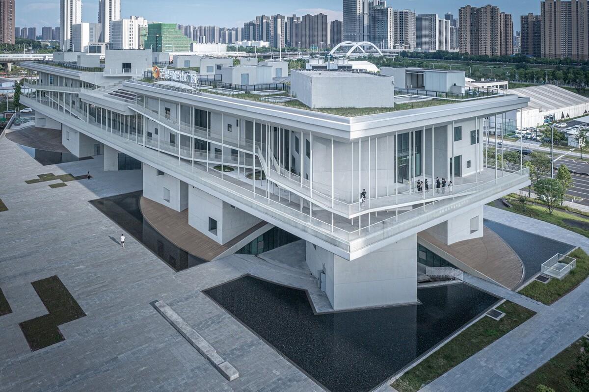 湖南广电芒果马栏山广场 / 地方工作室