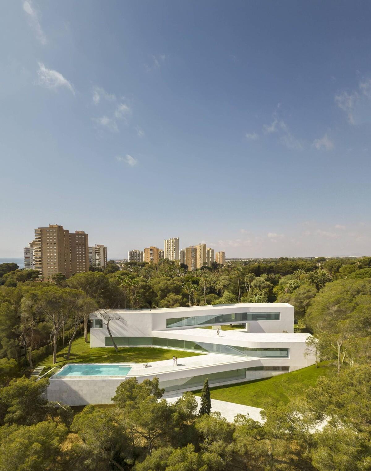 Sabater 别墅 / Fran Silvestre Arquitectos