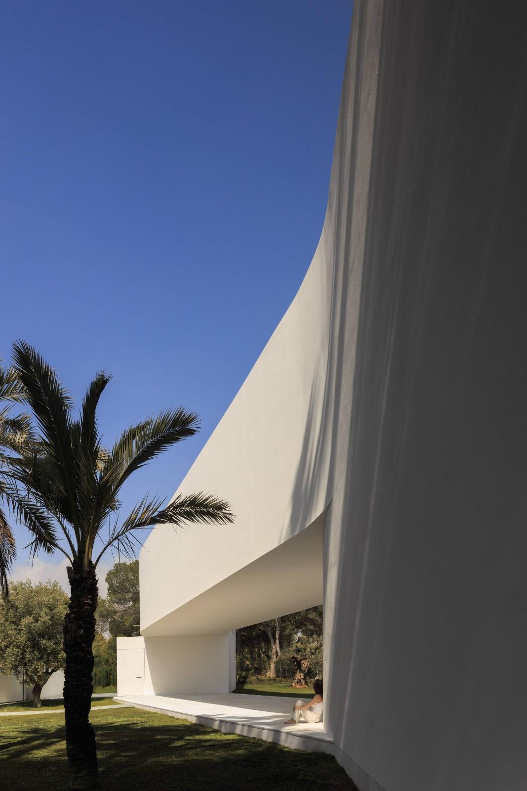 Sabater 别墅 / Fran Silvestre Arquitectos