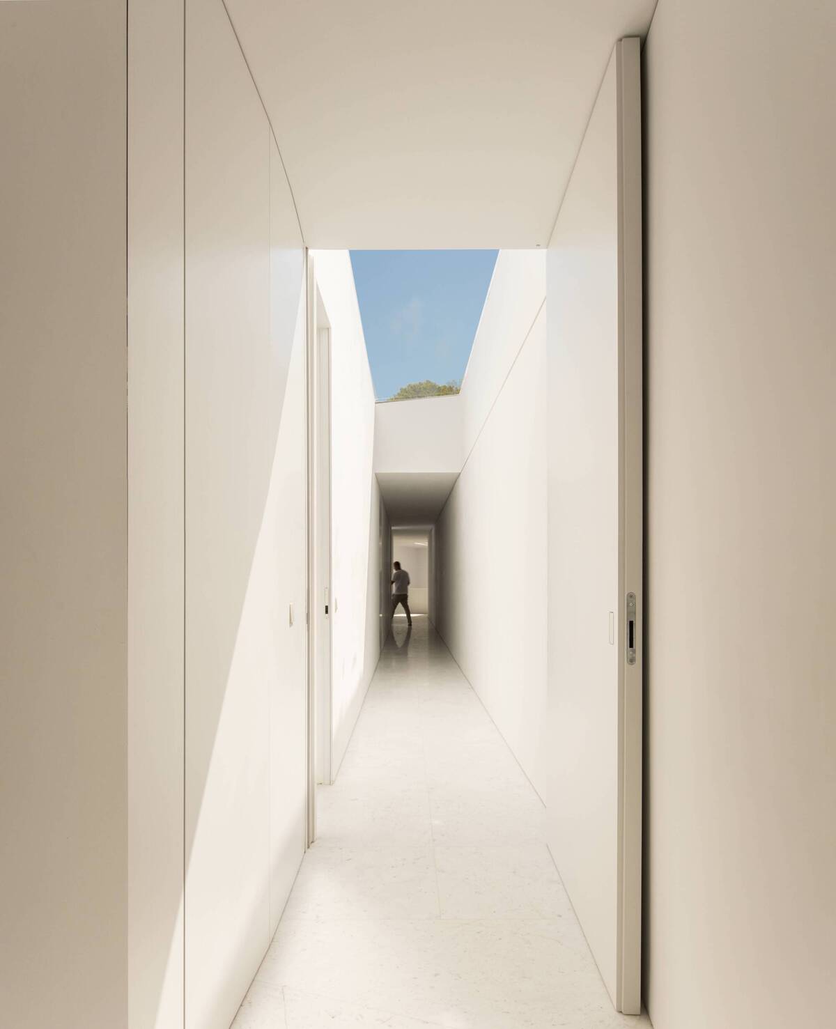 Sabater 别墅 / Fran Silvestre Arquitectos