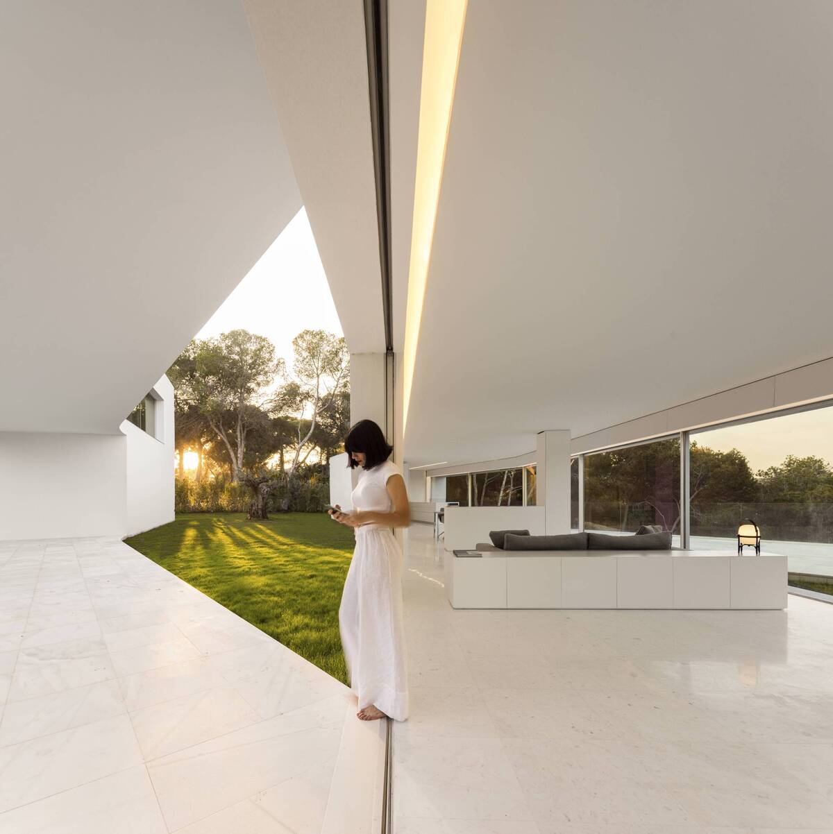 Sabater 别墅 / Fran Silvestre Arquitectos