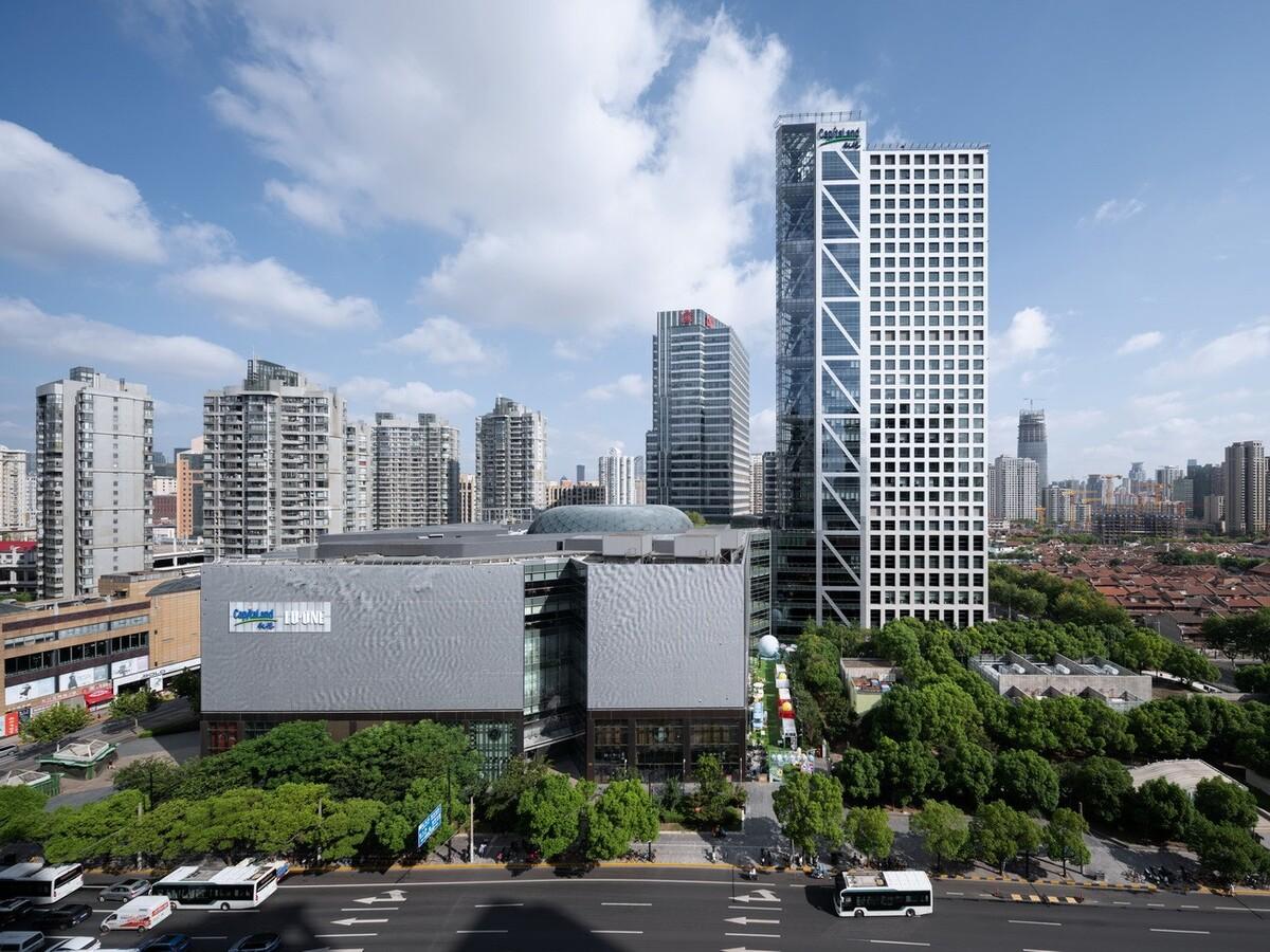 在上海市中心营造“垂直城市绿洲”：LuOne凯德晶萃广场 / 萨夫迪建筑事务所