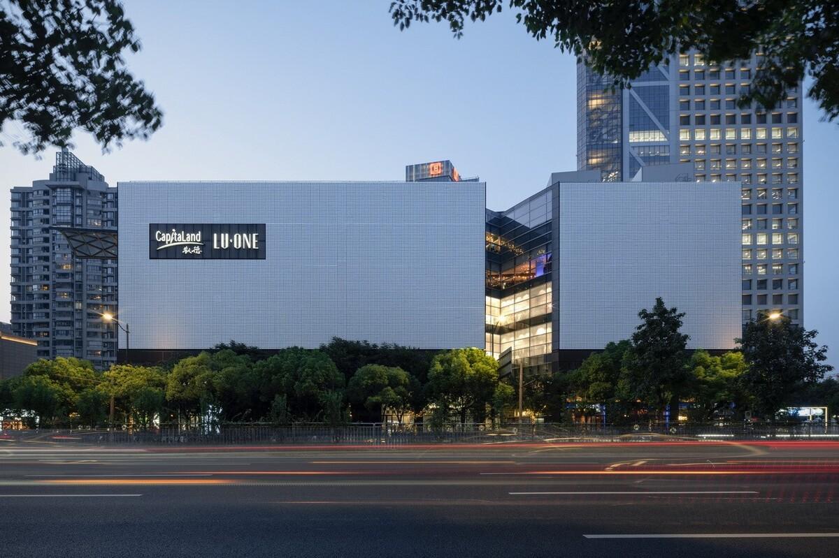 在上海市中心营造“垂直城市绿洲”：LuOne凯德晶萃广场 / 萨夫迪建筑事务所