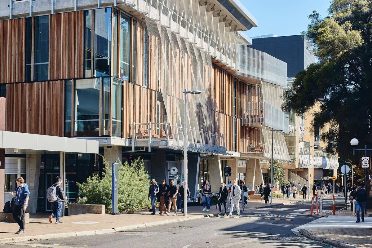 墨尔本大学学生活动中心 / KoningEizenberg Architecture