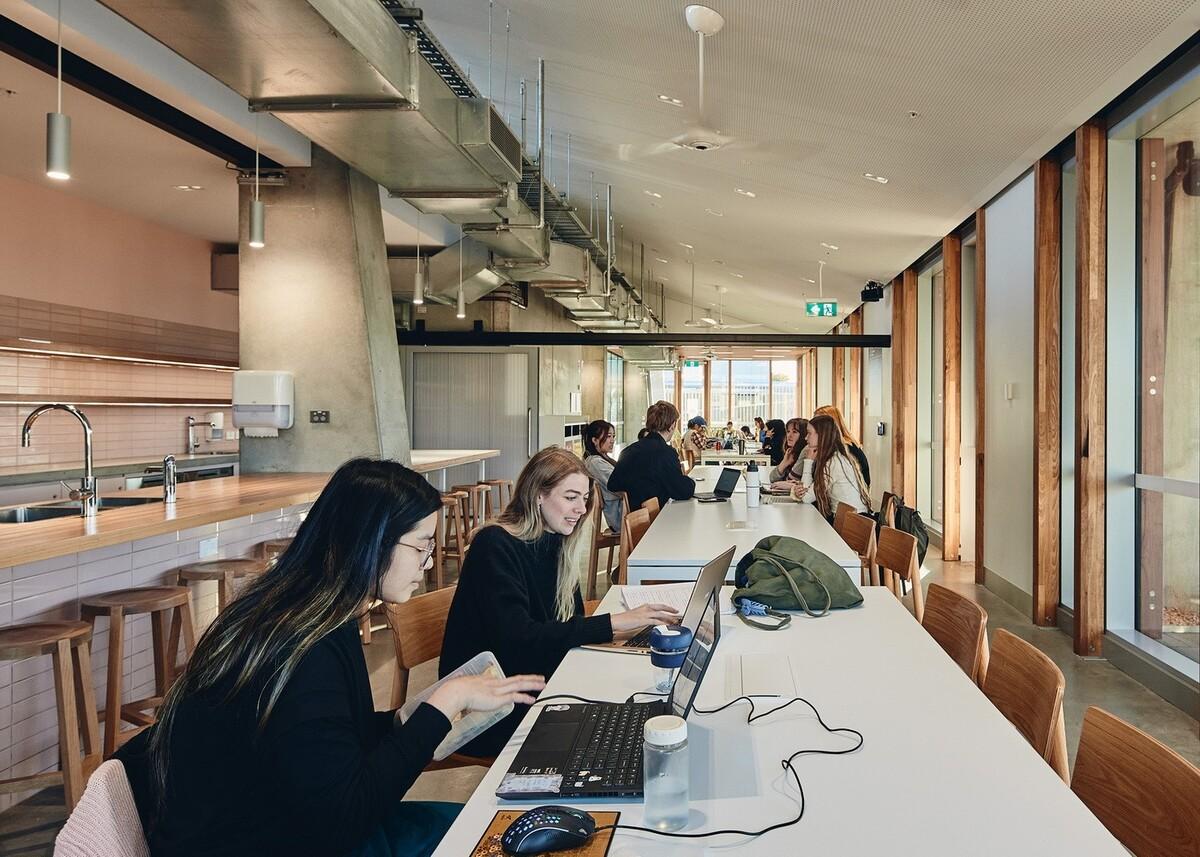 墨尔本大学学生活动中心 / KoningEizenberg Architecture
