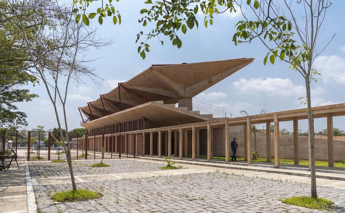 Manuel Vargas Iziquierdo 棒球场与体育中心 / Bernardo Quinzaños + CCA Centro de Colaboración Arquitectónica