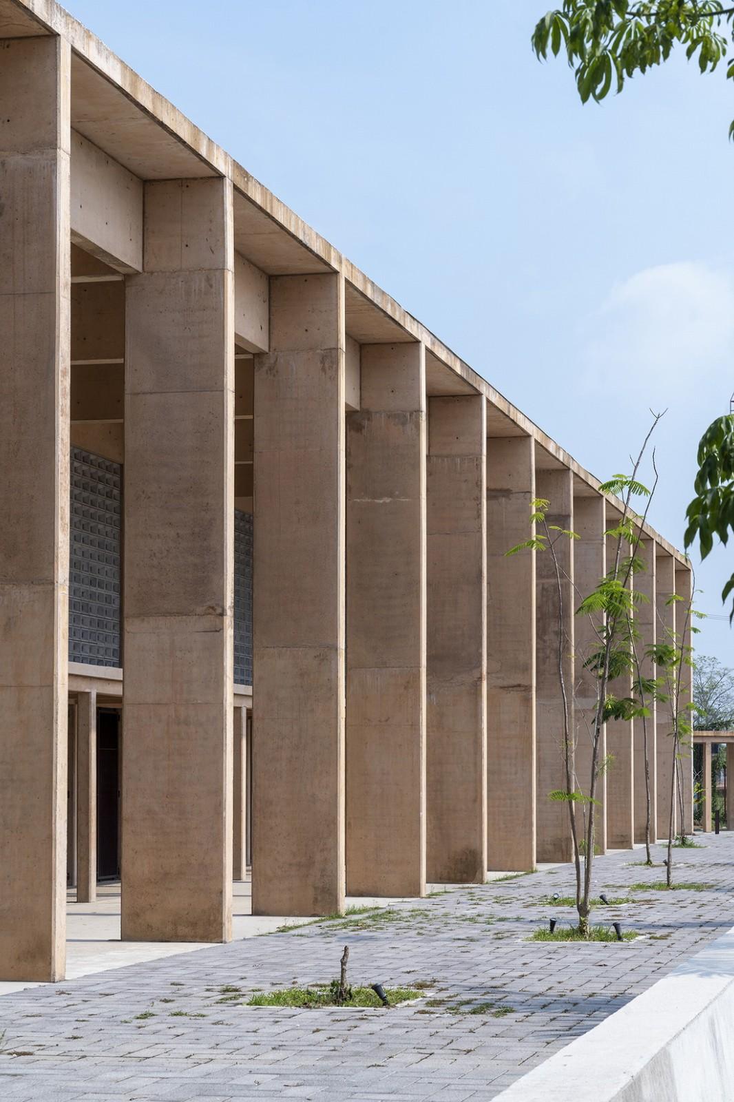 Manuel Vargas Iziquierdo 棒球场与体育中心 / Bernardo Quinzaños + CCA Centro de Colaboración Arquitectónica