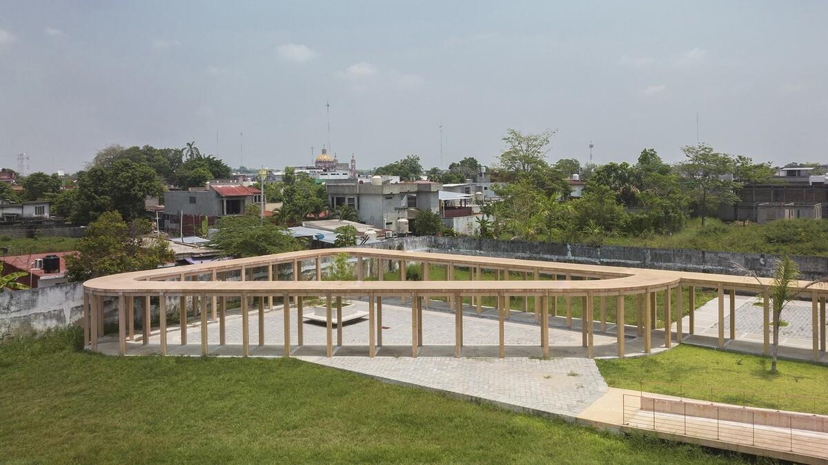Manuel Vargas Iziquierdo 棒球场与体育中心 / Bernardo Quinzaños + CCA Centro de Colaboración Arquitectónica