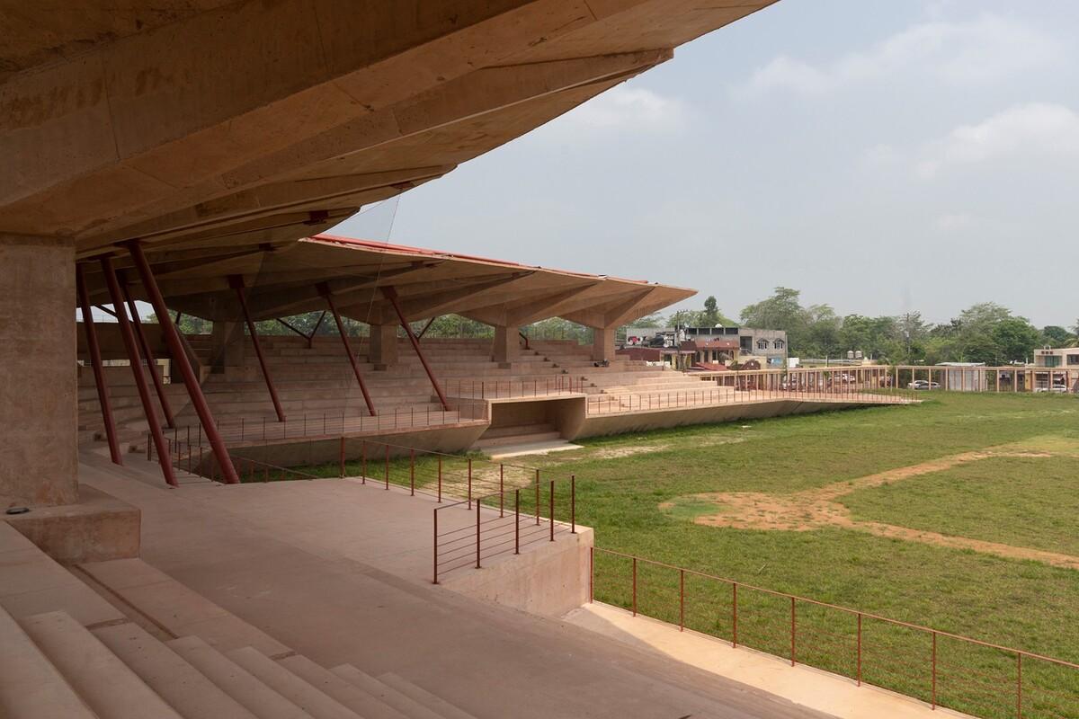 Manuel Vargas Iziquierdo 棒球场与体育中心 / Bernardo Quinzaños + CCA Centro de Colaboración Arquitectónica