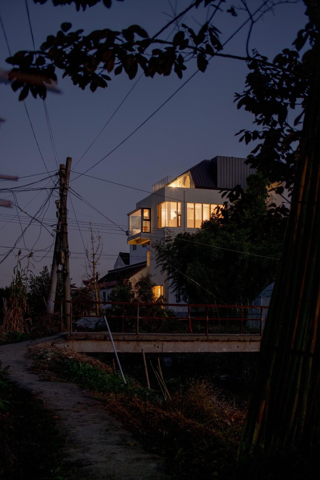 小南居 / 直距建筑