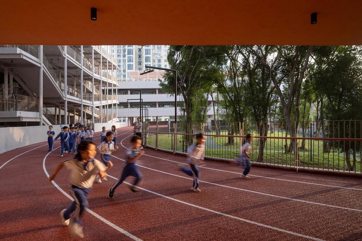 深圳荔园外国语小学 / 直向建筑