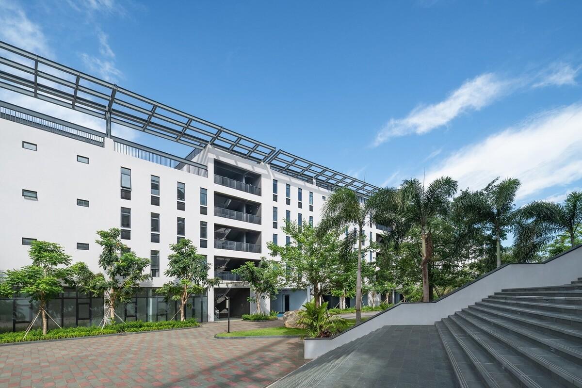 北京大学附属中学海口学校 / Crossboundaries