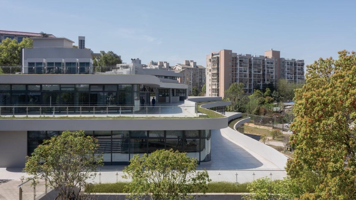 长沙市南雅中学图书馆 / 中机国际罗劲工作室