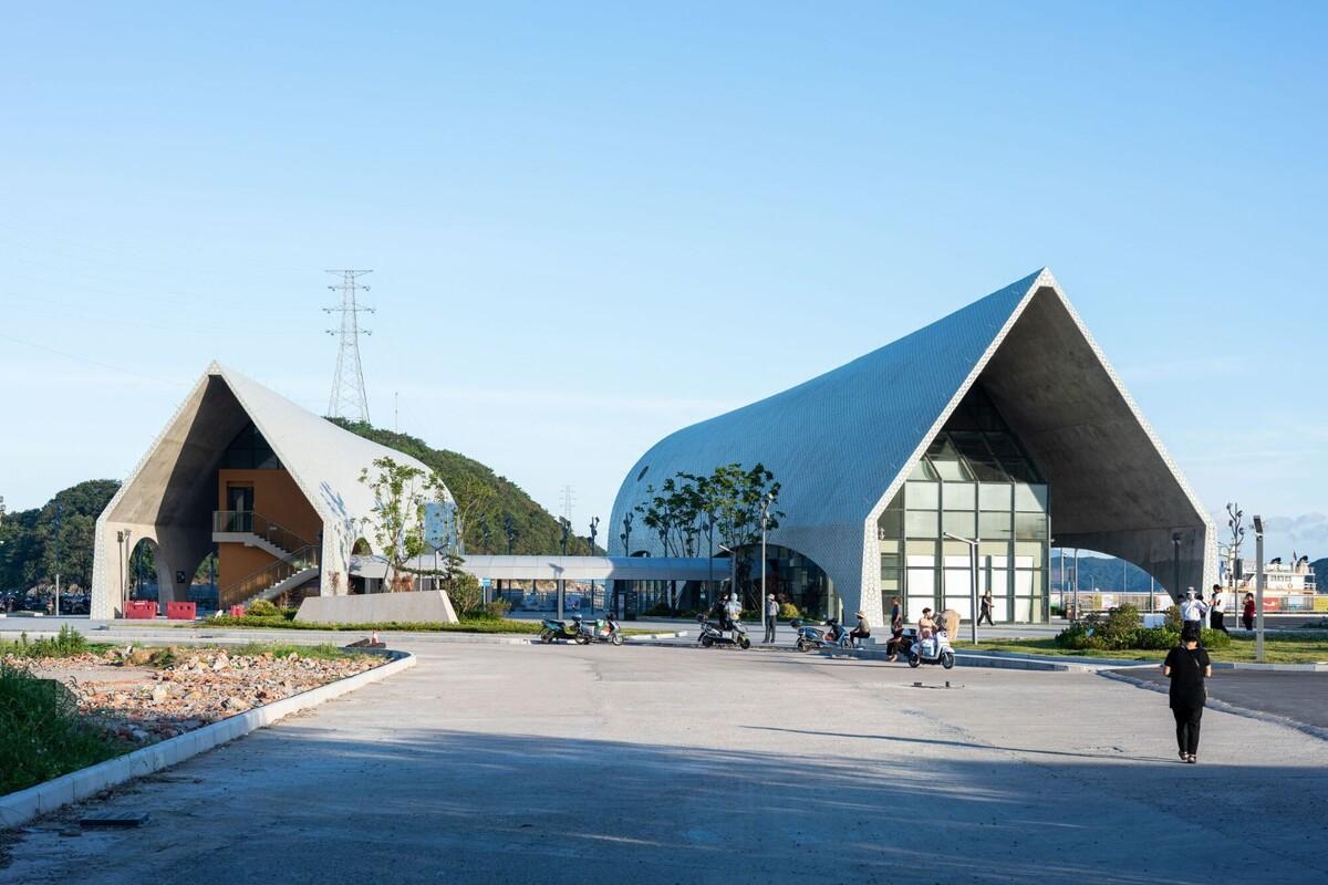 虾峙客运站 / 致正建筑工作室