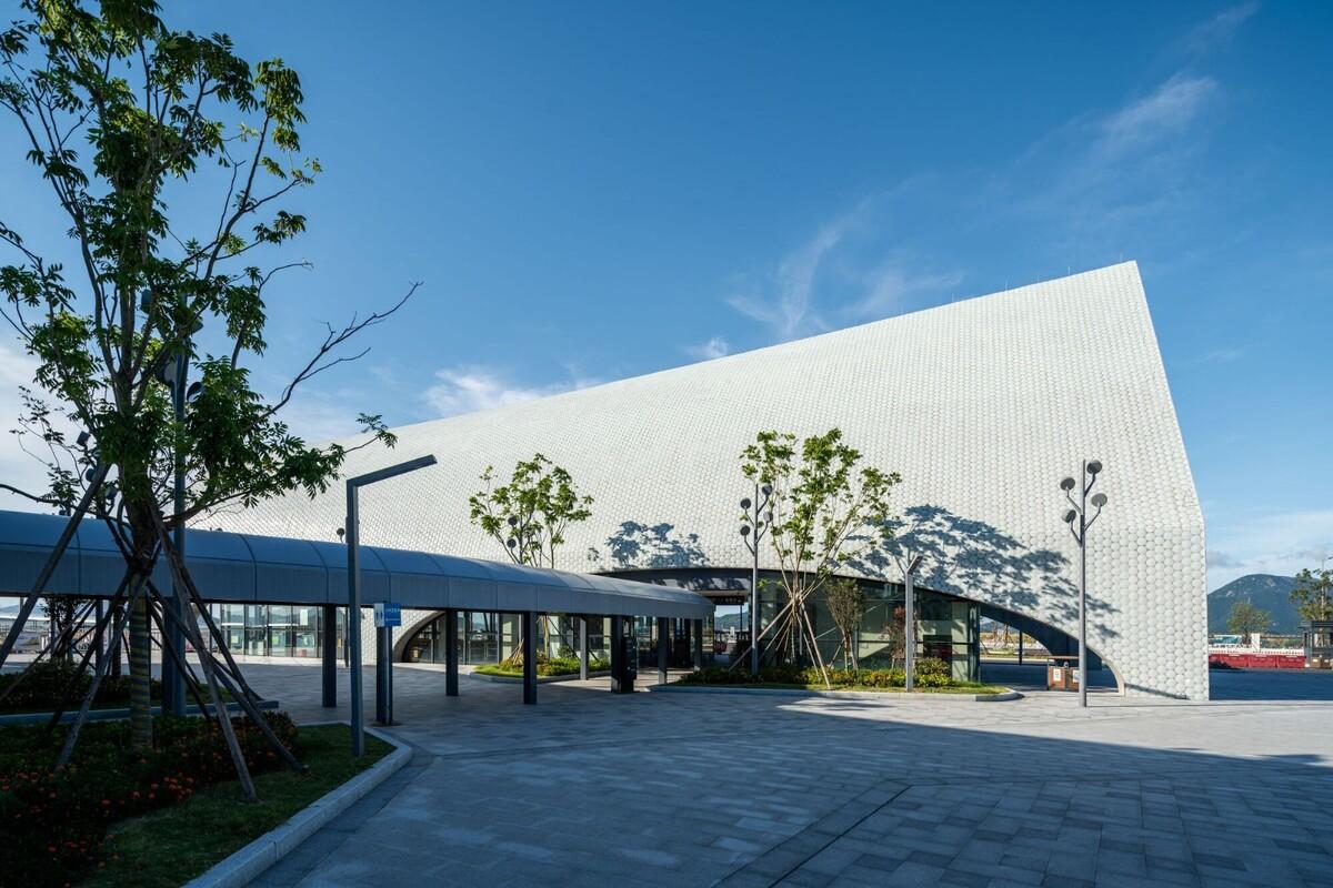 虾峙客运站 / 致正建筑工作室