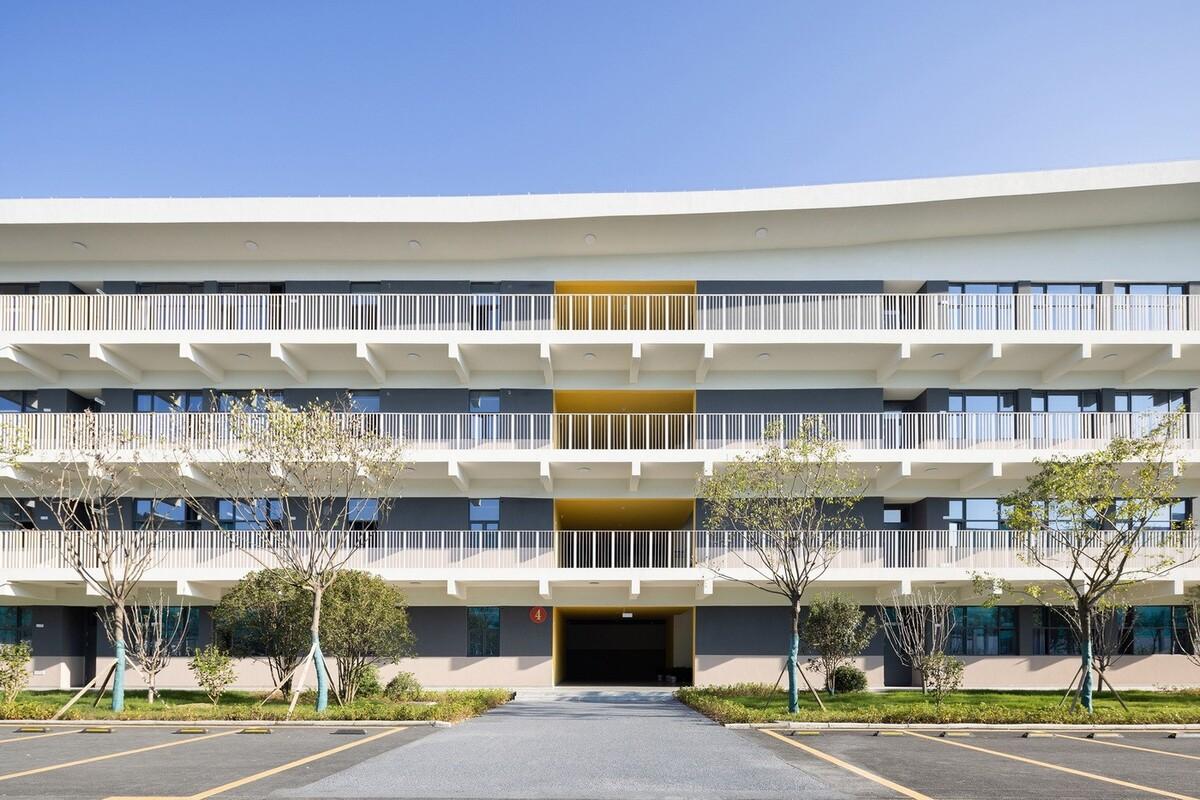 南山五福堂高级中学 / 小写建筑