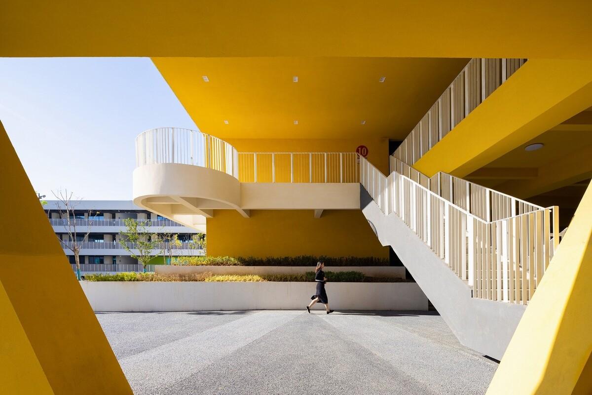 南山五福堂高级中学 / 小写建筑