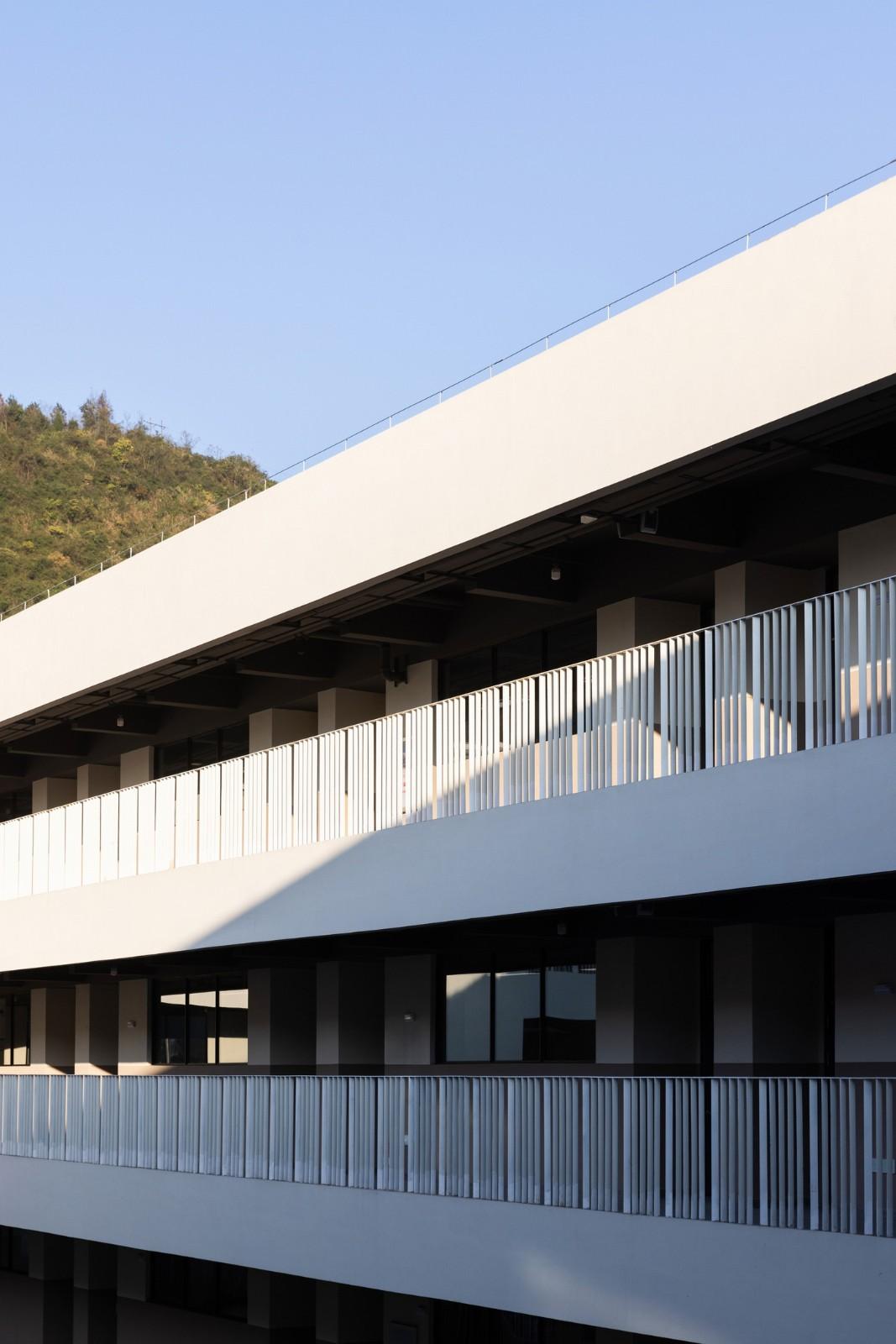 南山五福堂高级中学 / 小写建筑